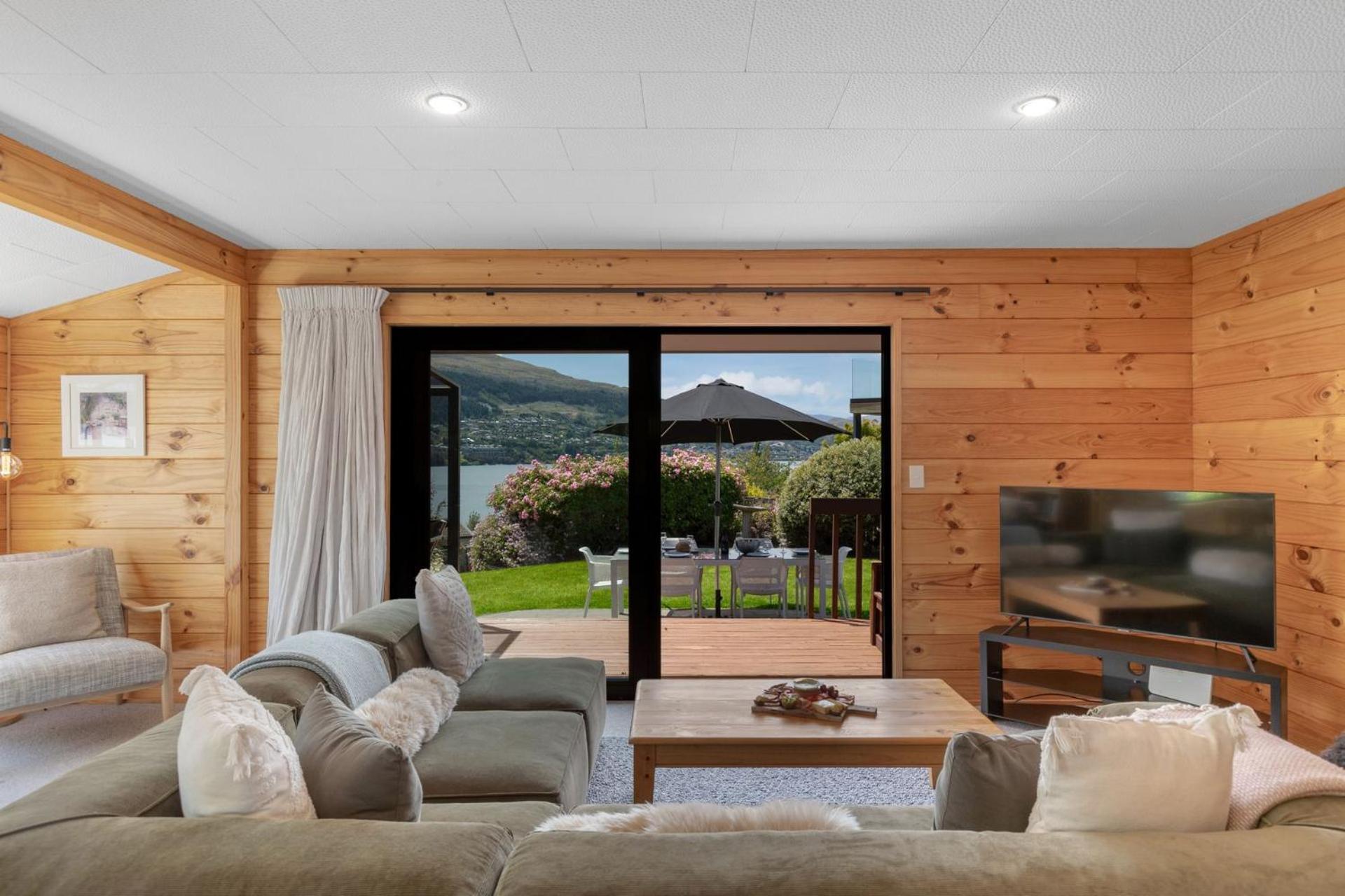 Tranquil Heights Villa Queenstown Bagian luar foto